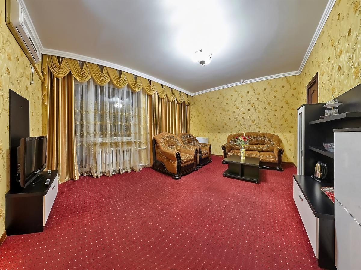 Sanatorium Elite Dnipro Hotel Truskavets Bagian luar foto